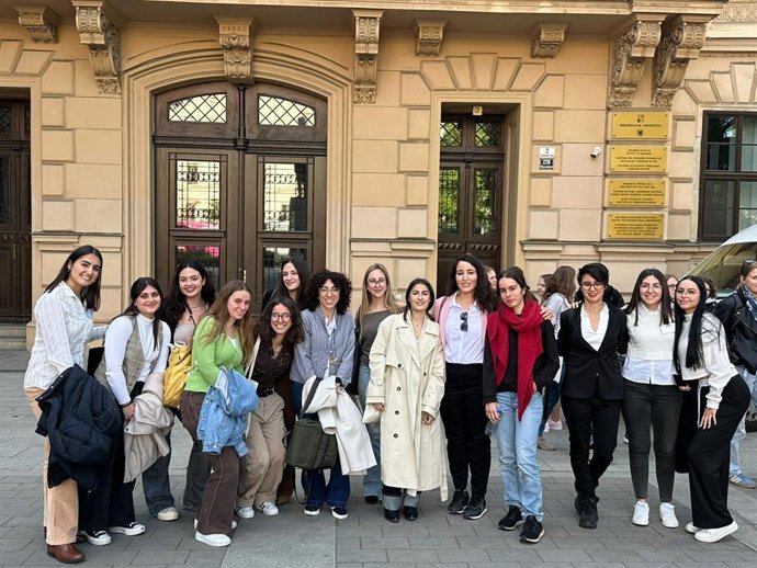 Tres profesores de la UMA participan en un encuentro Blended Intesive Programma (BIP) en el marco de un programa Erasmus+ en el que se avanza en el estudio de la lexicografía española del siglo XVIII en el contexto de la ilustración europea.