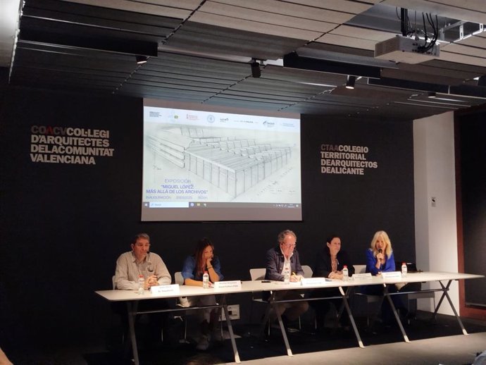 El CTAA y el AHPA formalizan la cesión del archivo profesional del arquitecto Miguel López González