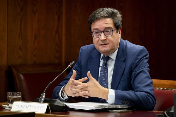 El ministro para la Transformación Digital y de la Función Pública y expresidente de Paradores de Turismo de España, Óscar López, comparece en la Comisión sobre el ‘caso Koldo’, a 16 de mayo de 2025, en Madrid (España). Óscar López ha comparecido ante la 