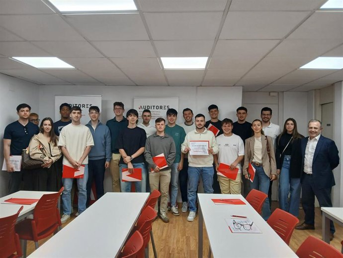 El ICJCE convierte en auditores por un día a alumnos de la UCAM y la UPCT