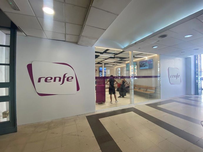 Renfe posa en funcionament la nova Oficina d'Atenció al Client a València Nord