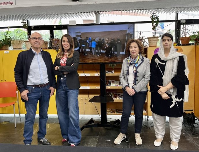 Presentación del mural participativo en Coronación