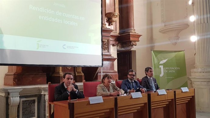 Pilar Parra y Manuel Alejando Cardente, en el centro, flanqueados po Miguel Contreras y Jaime Domingo