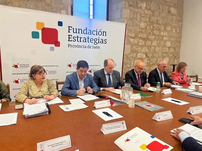 Reunión del patronato de la Fundación Estrategias.