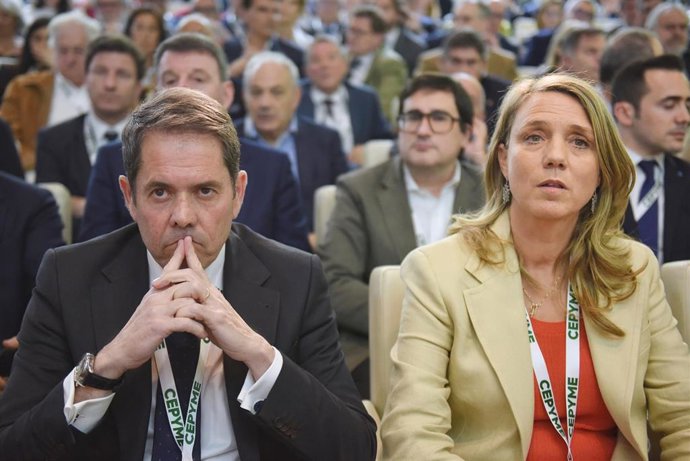 Los dos candidatos a presidir Cepyme, Gerardo Cuerva y Ángela de Miguel, durante la Asamblea General Electoral de la patronal este martes.