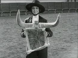 Un fotograma de 'La Tierra de los Toros', dirigida por Musidora en 1922.