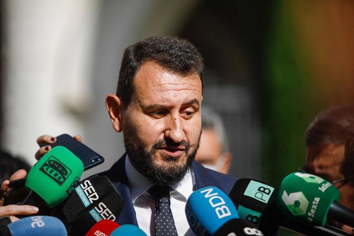 Archivo - El lider del PSC en el Ayuntamiento de Badalona, Rubén Guijarro, en una imagen de archivo