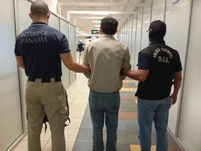 Prisão de um cidadão chinês no Panamá procurado pela morte de dois cidadãos chineses em Pontevedra em 2009.