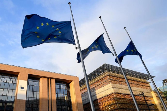 Archivo - Banderas de la Unión Europea (Archivo)