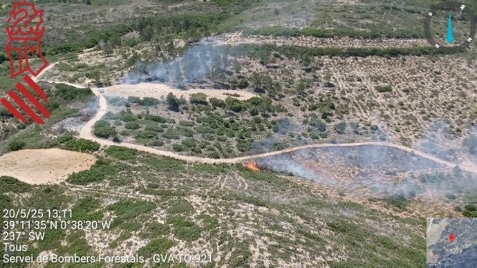 Imagen aérea del incendio forestal en Tous