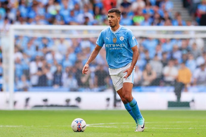Archivo - Rodri (16) of Manchester City during the English FA Cup, Final football match between Manchester City and Manchester United on 25 May 2024 at Wembley Stadium in London, England - Photo Conor Molloy / ProSportsImages / DPPI