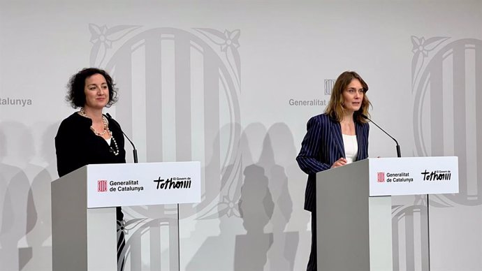 Archivo - Arxiu - La consellera d'Economia i Finances de la Generalitat, Alícia Romero, i la líder dels Comuns al Parlament, Jéssica Albiach, en roda de premsa