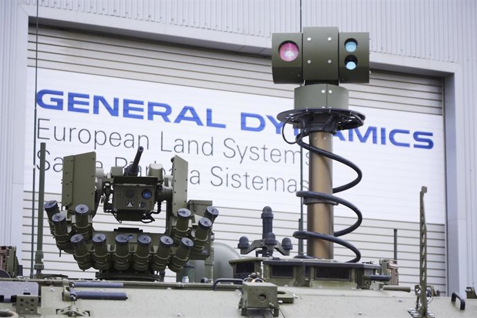 Presentación de los siete primeros Vehículos de Combate sobre Ruedas (VCR) 8x8 Dragón (Sevilla)