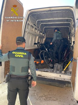 La Guardia Civil detiene a una persona por el robo de 8 bicicletas valoradas en 33.000 euros.