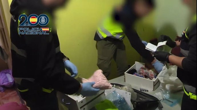 La Policía Nacional ha liberado a 18 mujeres víctimas de trata y ha detenido a un total de 11 personas en Murcia (7) y Albacete (4) implicadas en una organización criminal internacional dedicada a la prostitución.
