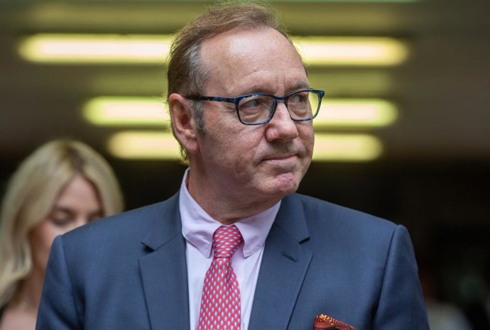Kevin Spacey recibe un premio en Cannes y carga contra las listas negras en Hollywood: "La historia se repite"