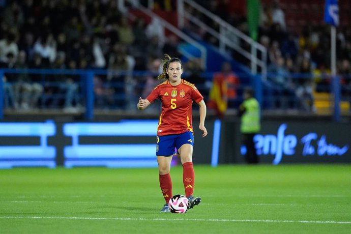 Archivo - Laia Codina, da Espanha, em ação durante o amistoso internacional disputado entre Espanha e Canadá no estádio Francisco de la Hera, em 25 de outubro de 2024, em Badajoz, Espanha.