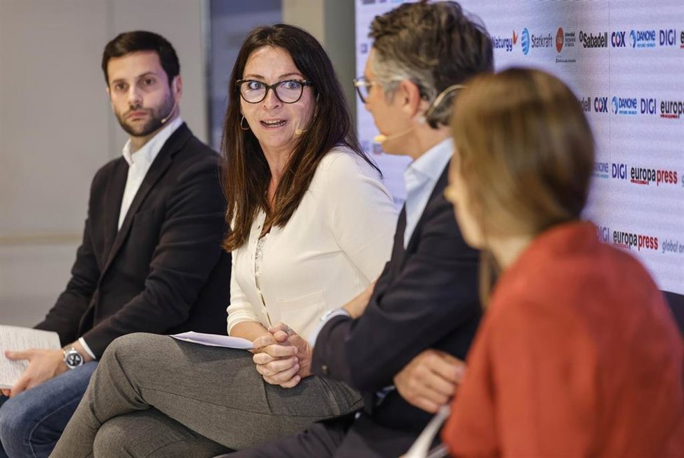 El responsable de Asuntos Públicos de Danone, Javier Peña, la subdirectora de IKEA valencia, Francisca Gímenez, el director de Red Empresas Territorial Este Banco Sabadell, Candido Zorio, y la Consejera-Directora de Europa Press, Candelas Martín de Cabi