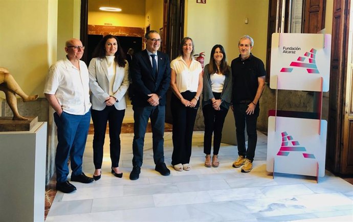 Jose Antonio Gómez, María Isabel de Vicente-Yagüe, José Luján, Beatriz Garfia, Catalina Guerrero y Miguel Ángel Vera, en la presentación del seminario MyA Movimiento y Aprendizaje