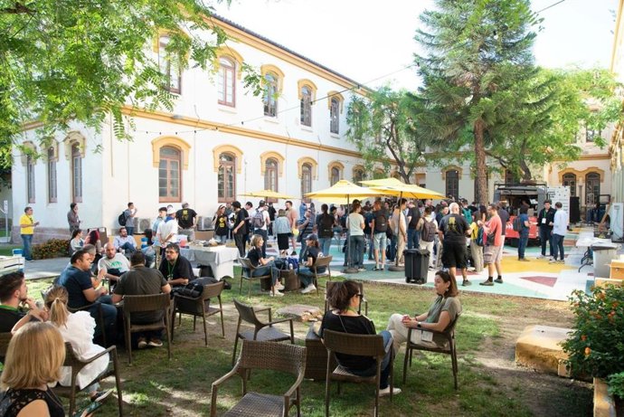 OpenSouthCode celebra en junio su séptima edición como mayuor evento de cultura y tencología libre del sur de Europa.
