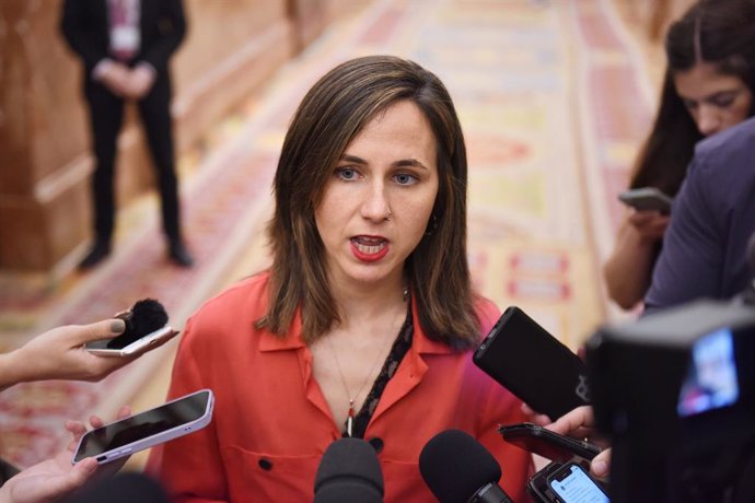 La secretaria general de Podemos, Ione Belarra, durante una sesión de control al Gobierno, en el Congreso de los Diputados, a 21 de mayo de 2025, en Madrid (España). Durante la sesión de control, los grupos parlamentarios PP y VOX, han preguntado al Gobie