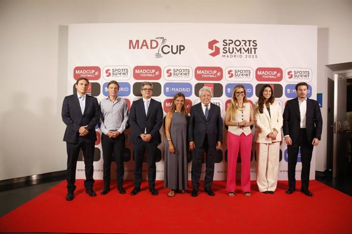 Archivo - Foto familia de la presentación de Sports Summit Madrid