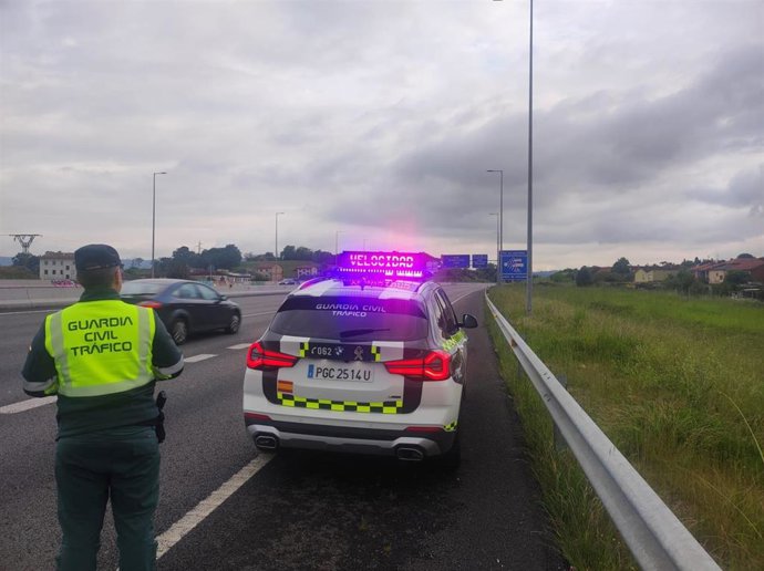 Control de velocidad de la Guardia Civil de Tráfico.