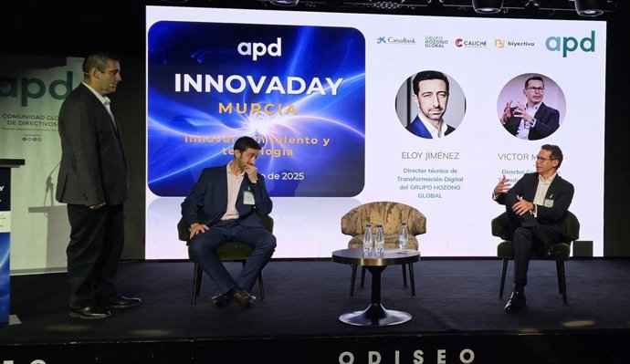 El director de Tecnología de Hefame, Víctor Martín, interviene en la mesa redonda 'Conversación Innovación en la Región de Murcia', celebrada en el marco del encuentro 'Innovaday Murcia: Innovar con talento y tecnología', organizado por la APD