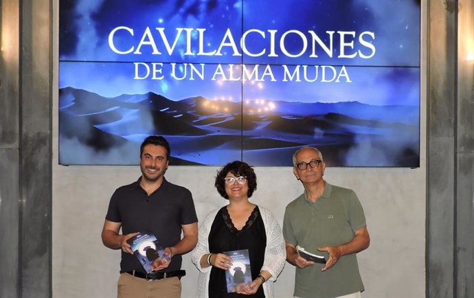 Presentación de 'Cavilaciones de un alma muda', primer libro de Eva Hornillo, en la Casa de la Provincia.