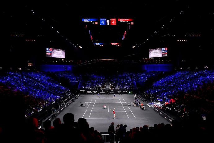 Archivo - Felix Auger Aliassime y Jack Sock, el Equipo Mundo, ante Matteo Berrettini y Andy Murray, del Equipo Europa, en la Laver Cup 2022, celebrada en el O2 de Londres. 