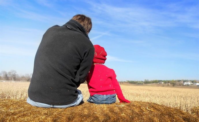 Os filhos de pessoas com esquizofrenia ou transtorno bipolar têm um risco maior de desenvolver psicopatologia.
