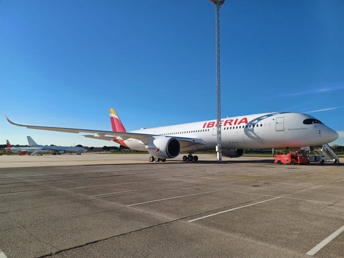 Archivo - Real Academia Española, el nuevo Airbus A350 que Iberia incorpora a su flota