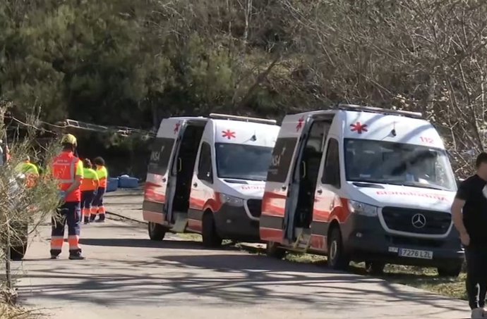 Archivo - Ambulancies en Zarréu