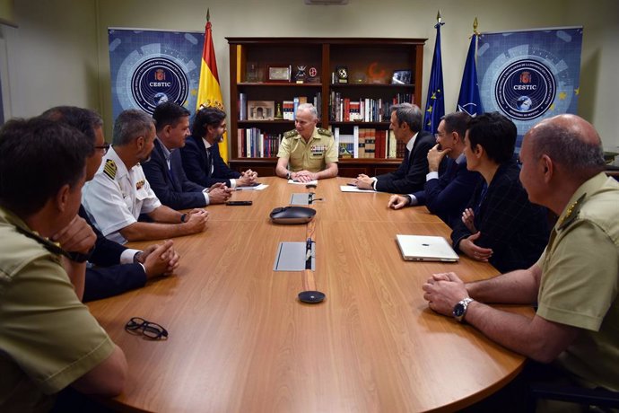 Firma acuerdo Ministerio de Defensa e Indra en las instalaciones del Centro de Sistemas y Tecnologías de la Información y las Comunicaciones del Ministerio de Defensa (CESTIC), en Madrid