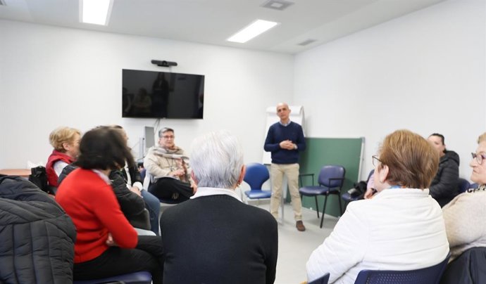 Salud impulsa equipos locales para "formar a ciudadanía y profesionales" sobre el virus del Nilo occidental .