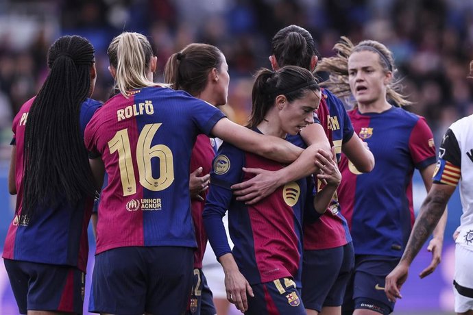 Archivo - Aitana Bonmati of FC Barcelona Femenino celebrates a goal with her teammates during the Spanish Women league, Liga F, football match played between FC Barcelona Femenino and Valencia CF Femenino at Johan Cruyff Stadium on March 09, 2025 in Sant 