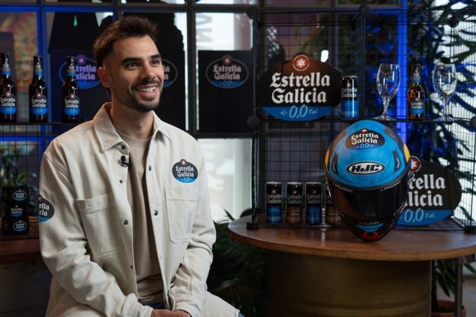 El piloto portugués Miguel Oliveira en un acto con Estrella Galicia 0,0