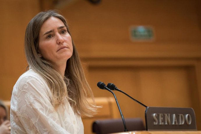 La vicepresidenta tercera y ministra para la Transición Ecológica y el Reto Demográfico, Sara Aagesen, interviene durante una sesión plenaria en el Senado, a 21 de mayo de 2025, en Madrid (España). 