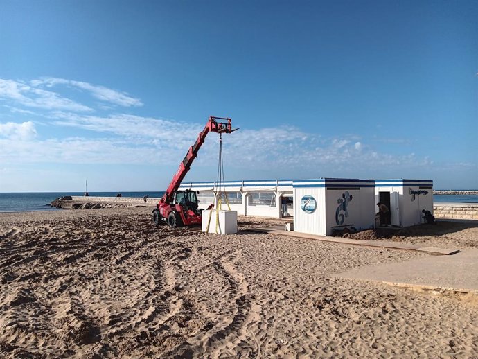 Archivo - Imatge de la platja de Sitges (Barcelona)