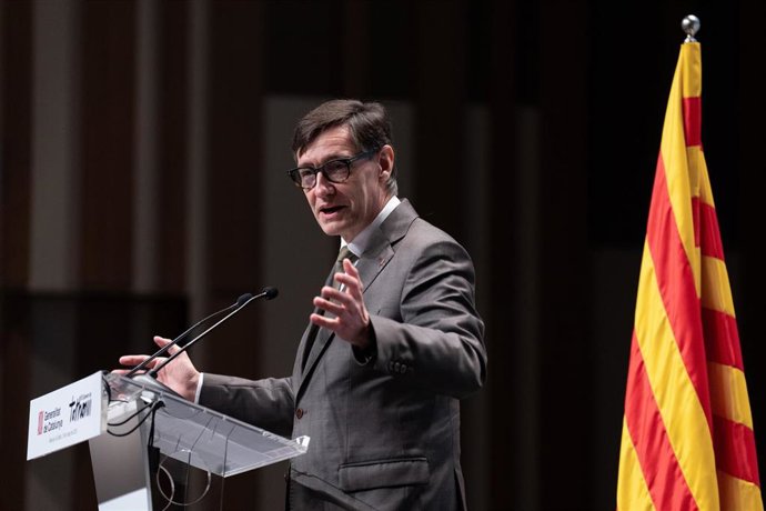 Archivo - El presidente de la Generalitat de Catalunya, Salvador Illa, en un acto en Vilanova i la Geltrú, Barcelona, Cataluña (España).