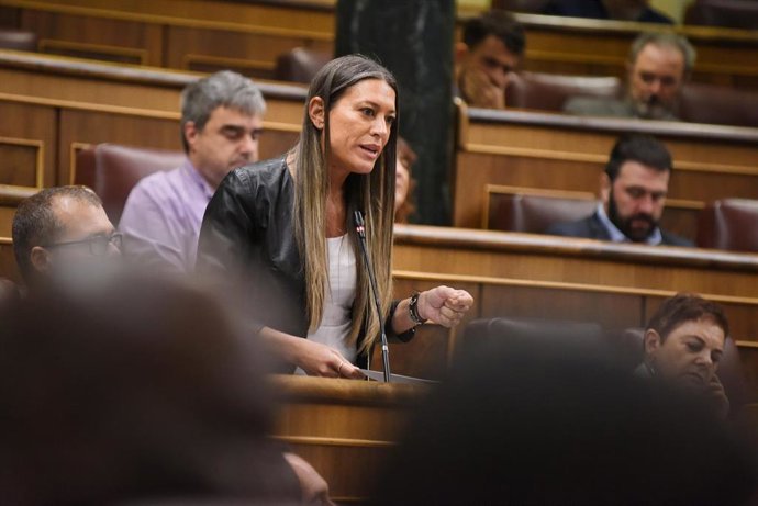 La portavoz de Junts en el Congreso de los Diputados, Miriam Nogueras, durante una sesión de control al Gobierno, en el Congreso de los Diputados, a 21 de mayo de 2025, en Madrid (España). 