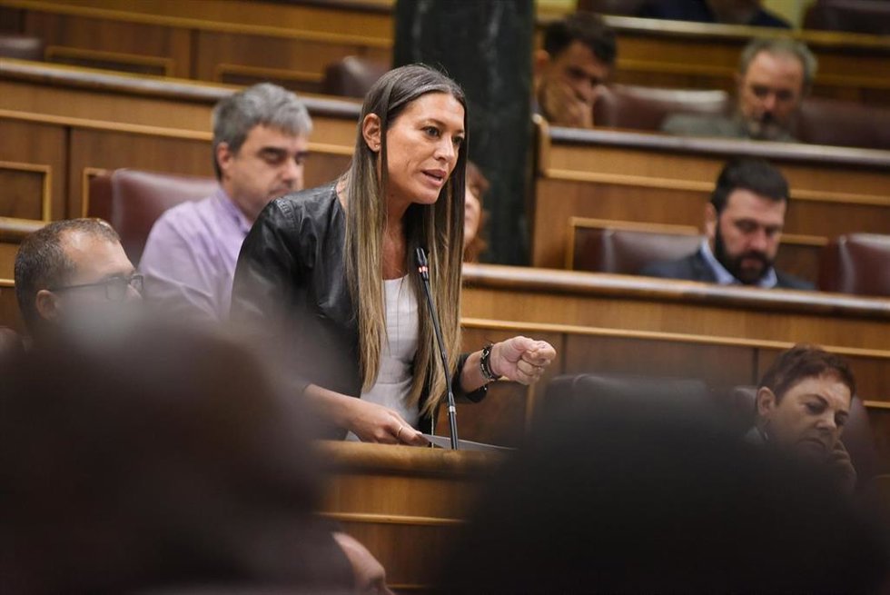 La portavoz de Junts en el Congreso de los Diputados, Miriam Nogueras, durante una sesión de control al Gobierno, en el Congreso de los Diputados, a 21 de mayo de 2025, en Madrid (España). 