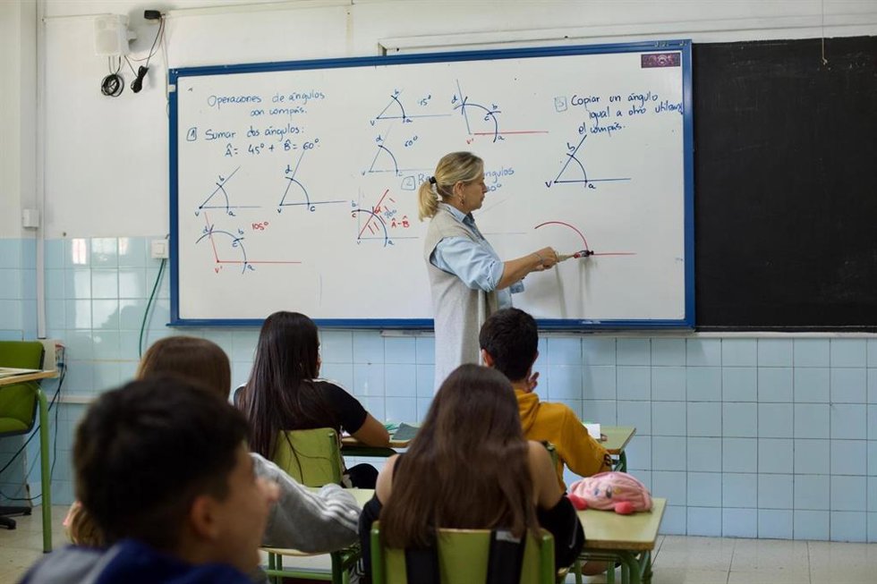 Archivo - Profesora del sistema público educativo de Andalucía.
