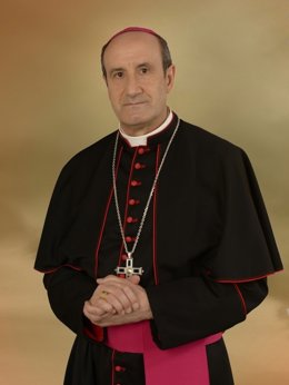 Archivo - El nuevo obispo de Córdoba, Jesús Fernández.