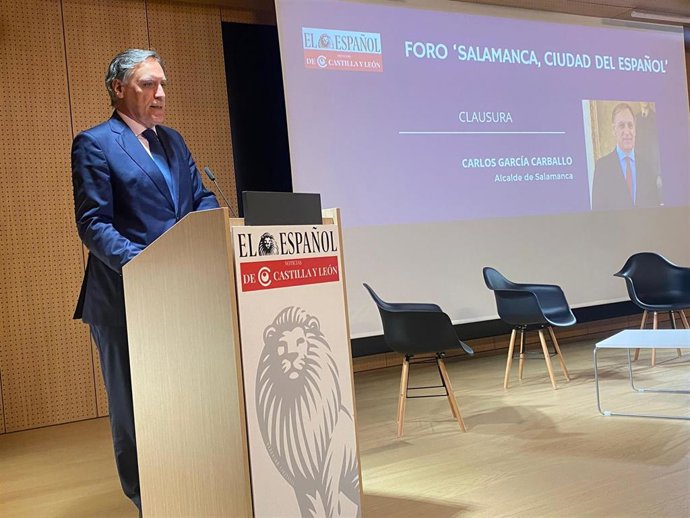 El alcalde de Salamanca, Carlos García Carbayo, en la clausura del Foro 'Salamanca, ciudad del Español', organizado por el diario El Español-Noticias de Castilla y León