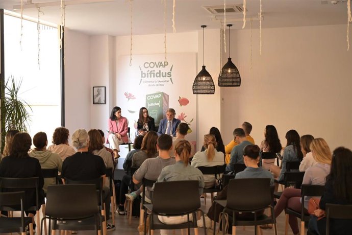 Presentación de la nueva bebida Bífidus de Lácteos Covap en un evento en Madrid.