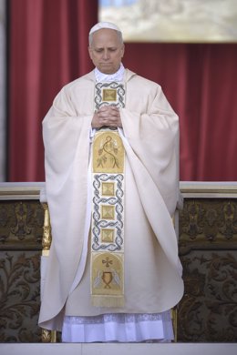 El Papa León XIV durante la misa de inicio de su Pontificado, en la plaza de San Pedro, en la plaza de San Pedro, a 17 de mayo de 2025, en Ciudad del Vaticano. Con esta ceremonia se marca el inicio del ministerio petrino del estadounidense Robert Prevost,