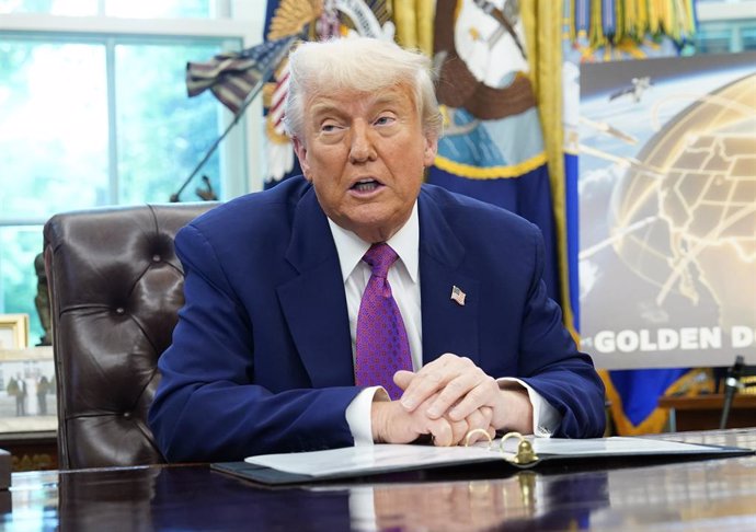 May 20, 2025, Washington, District Of Columbia, USA: United States President Donald J Trump, accompanied by US Secretary of Defense Pete Hegseth, announces he has selected the path forward for his ambitious Golden Dome missile defense shield, in the Oval 