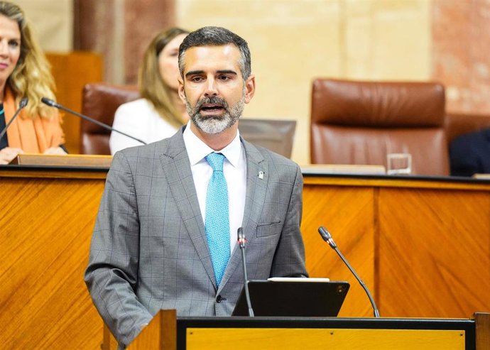 El consejero de Agricultura, Pesca, Agua y Desarrollo Rural, Ramón Fernández-Pacheco, este miércoles