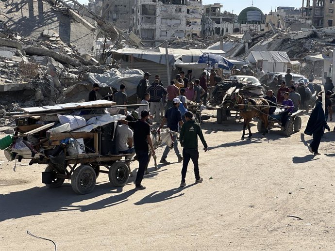 Imagem de arquivo de palestinos deslocados na Faixa de Gaza.